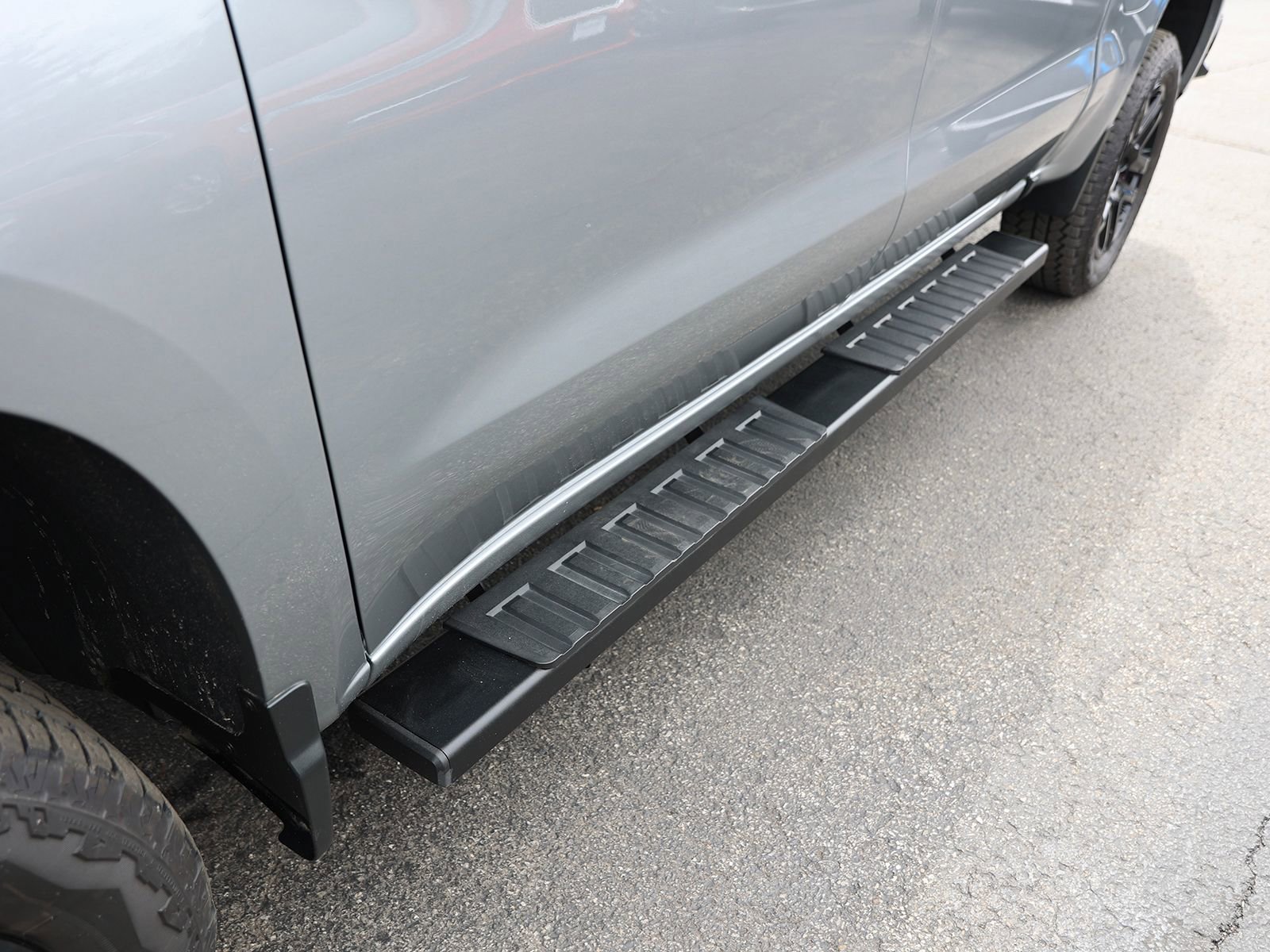 Used 2025 Chevrolet Silverado 1500 LT Trail Boss w/ Convenience Package II image 9