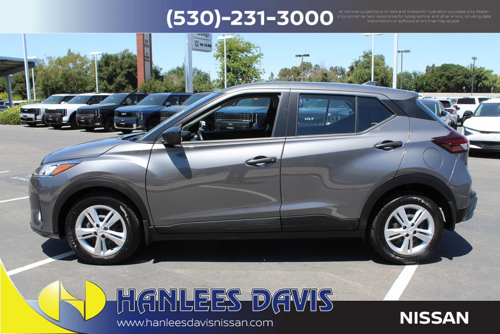 Used 2025 Nissan Kicks Play S FWD image 2