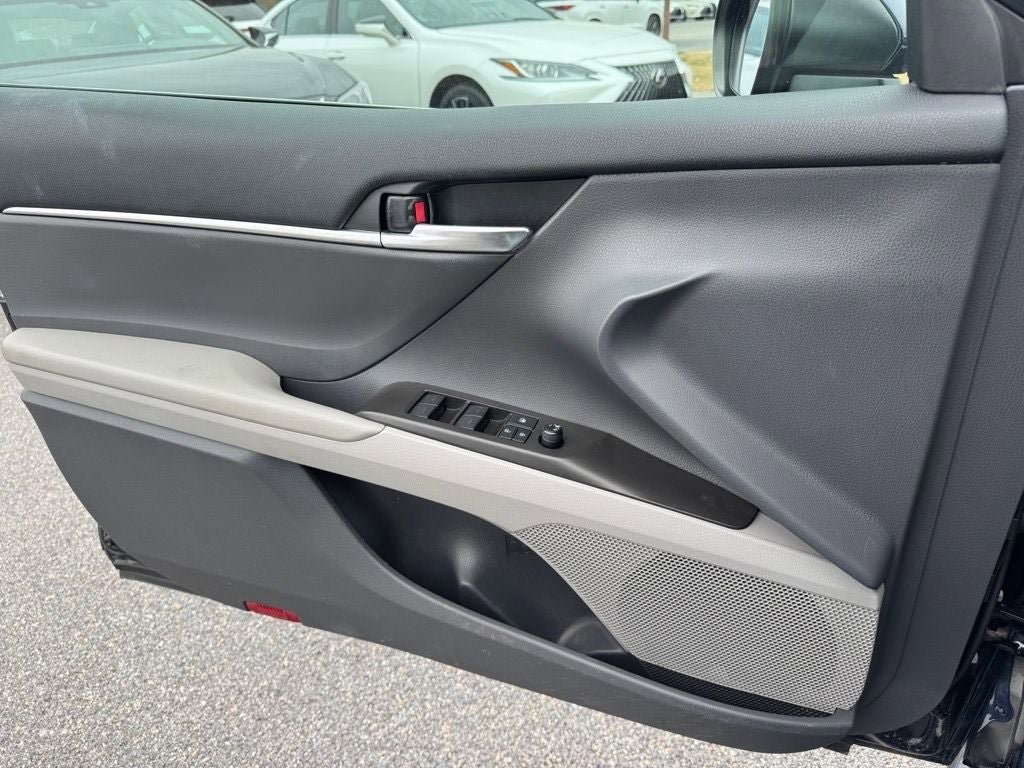 Used 2021 Toyota Camry SE FWD image 15