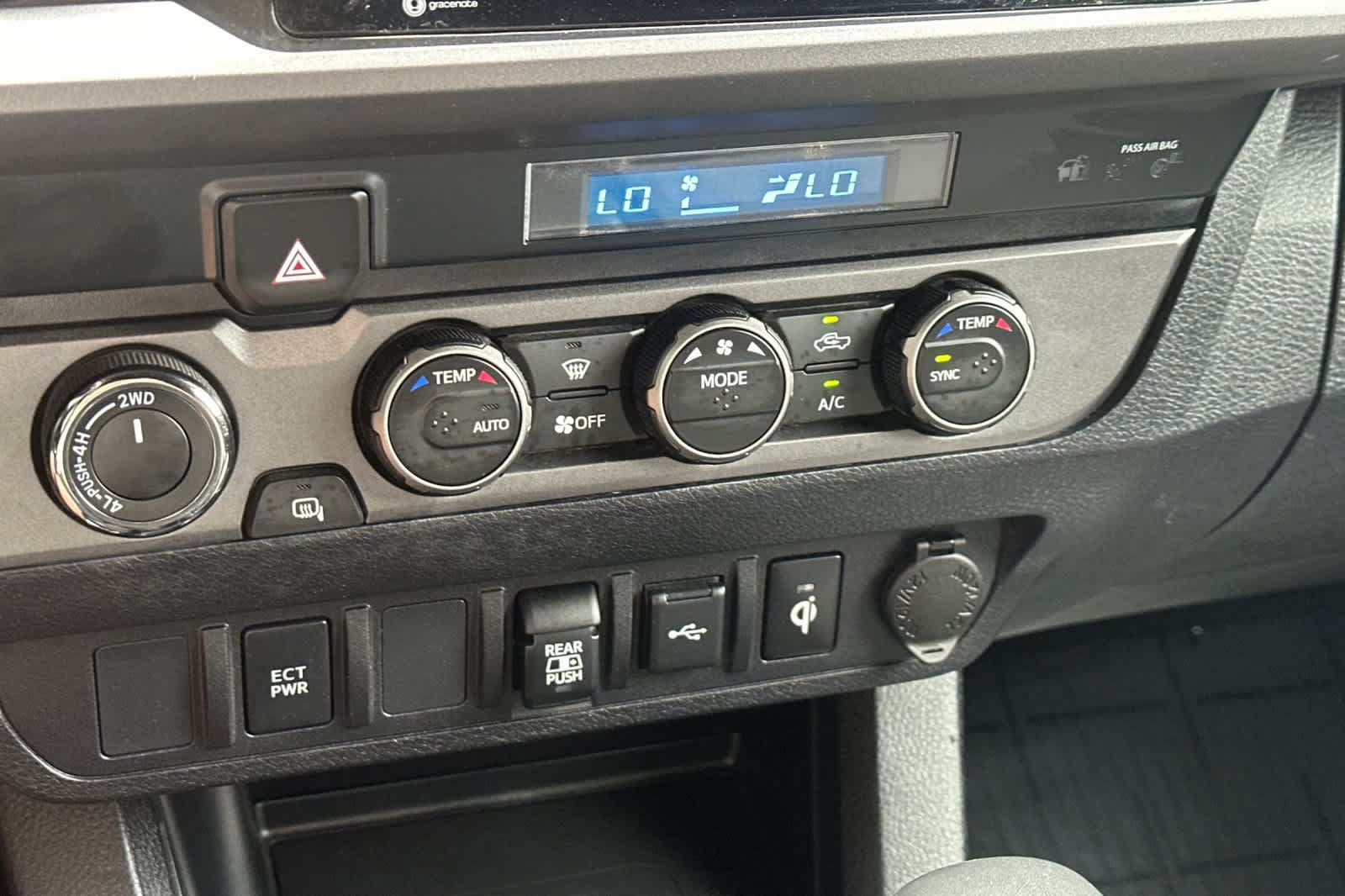 Used 2022 Toyota Tacoma TRD Off-Road AWD/4WD image 19