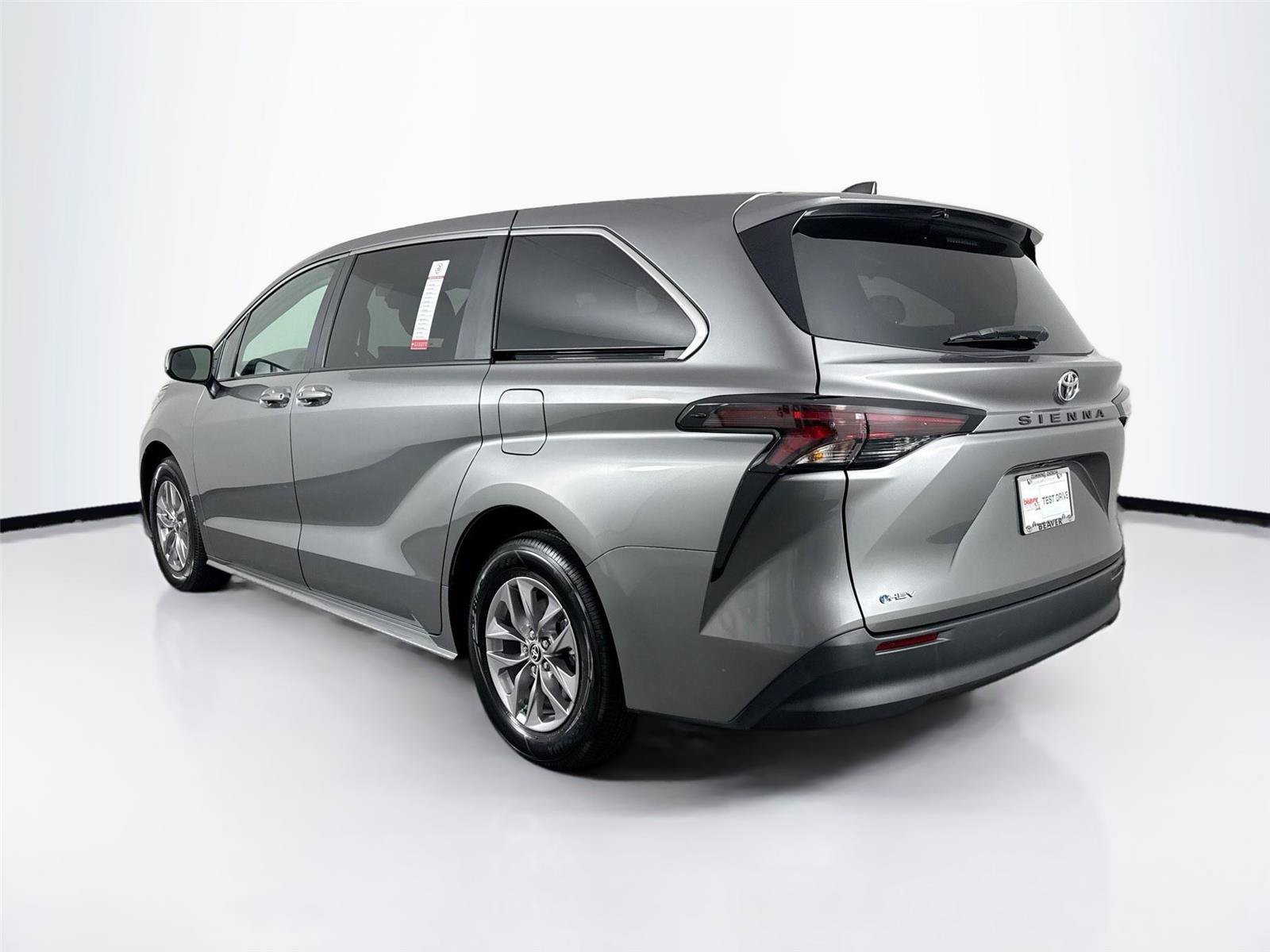 Certified 2026 Toyota Sienna LE FWD image 12