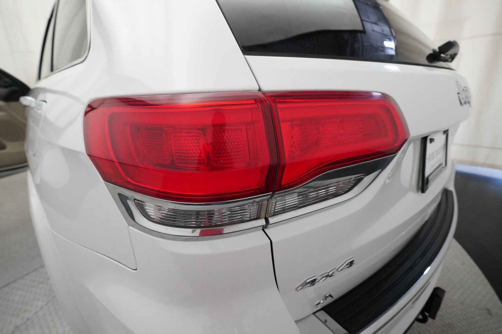 Used 2018 Jeep Grand Cherokee Overland AWD/4WD image 33