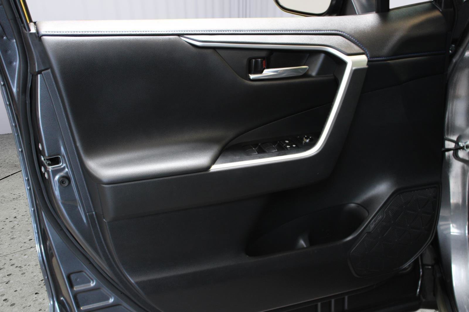 Used 2020 Toyota RAV4 XSE AWD/4WD image 46