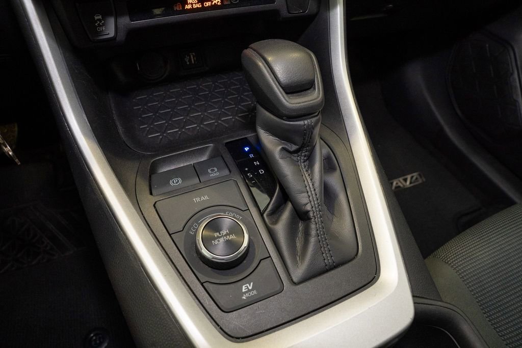 Certified 2024 Toyota RAV4 LE AWD/4WD image 14