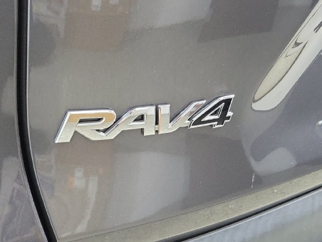 Used 2023 Toyota RAV4 XLE Premium AWD/4WD image 9