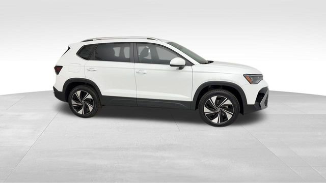 Used 2025 Volkswagen Taos SE image 10