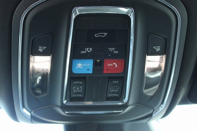 Used 2024 Jeep Grand Cherokee Laredo X w/ Luxury Tech Group I image 26