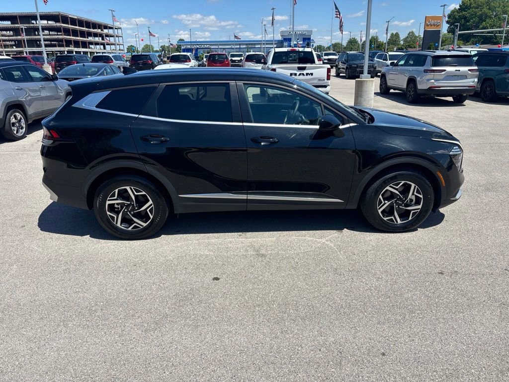 Used 2025 Kia Sportage LX FWD image 6