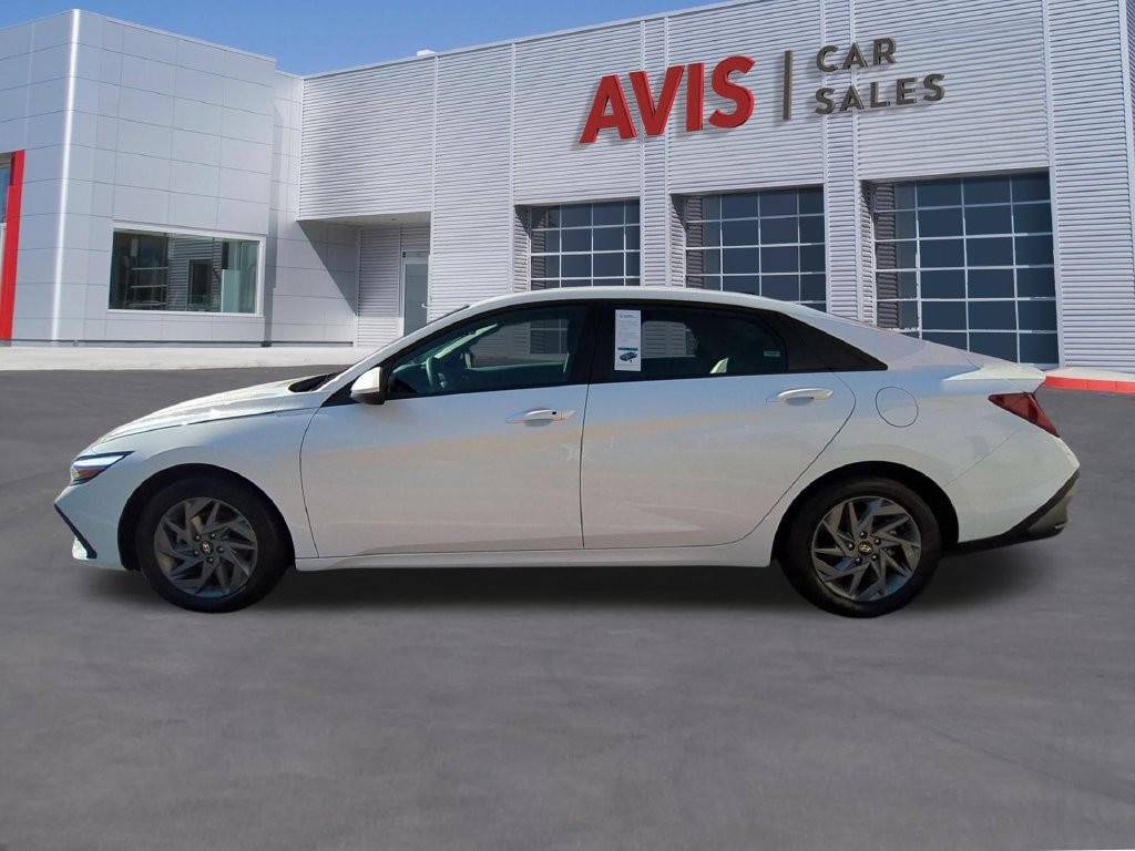 Used 2026 Hyundai Elantra Hybrid FWD image 10