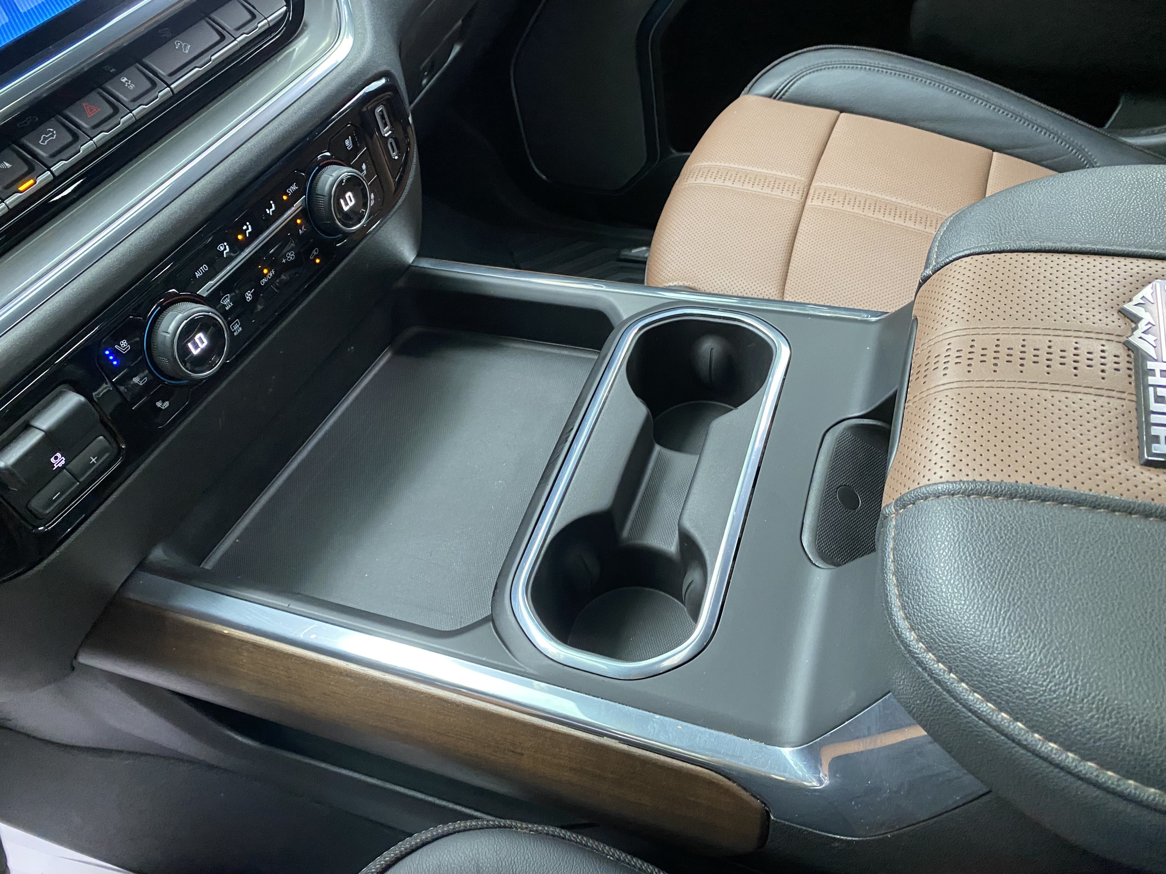 Used 2024 Chevrolet Silverado 2500 High Country w/ High Country Premium Package AWD/4WD image 33