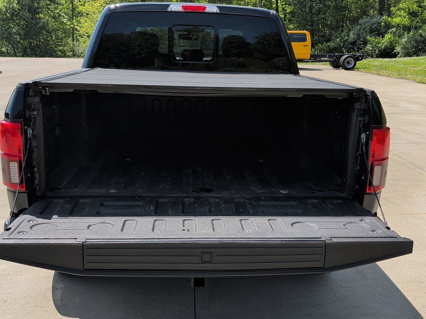 Used 2019 Ford F150 Platinum w/ Equipment Group 701A Luxury AWD/4WD image 30