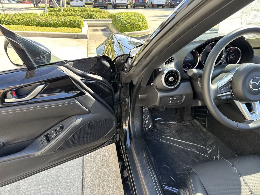 New 2025 MAZDA MX-5 Miata Grand Touring w/ Weather Package image 17