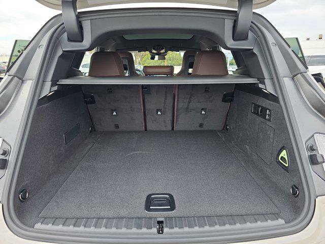 New 2026 BMW iX xDrive60 w/ Premium Package image 12