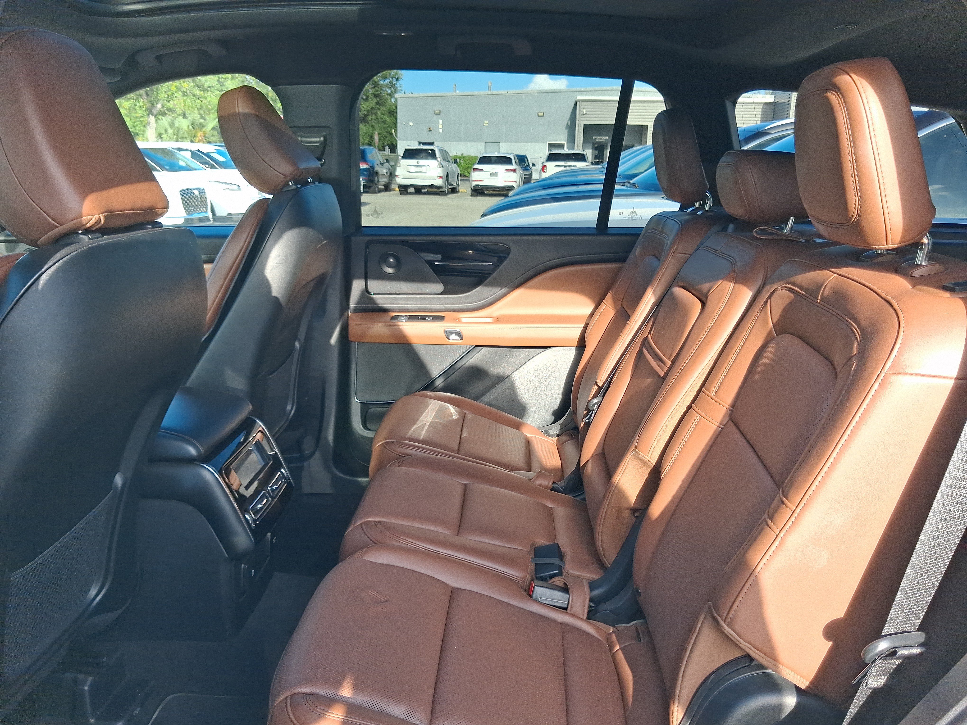 Certified 2023 Lincoln Aviator Reserve w/ Jet Package RWD image 6