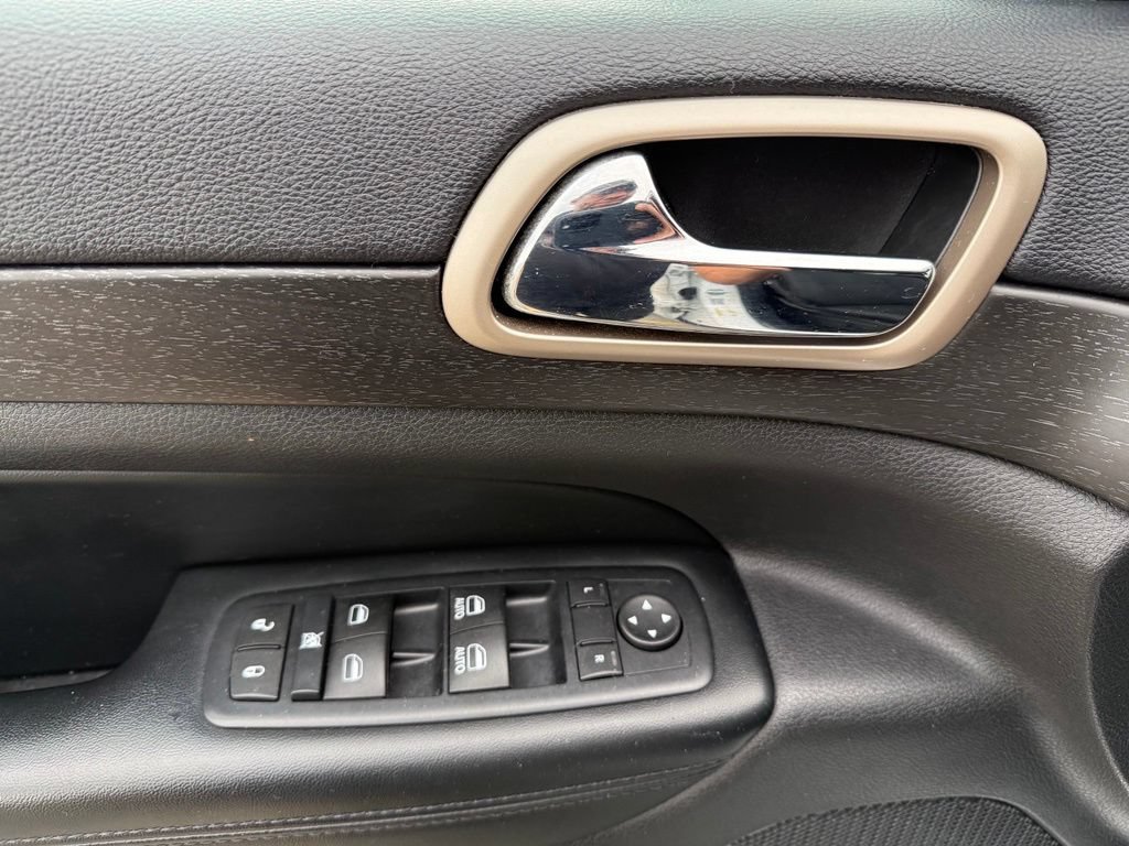 Used 2016 Jeep Grand Cherokee Laredo w/ Quick Order Package 23E AWD/4WD image 19