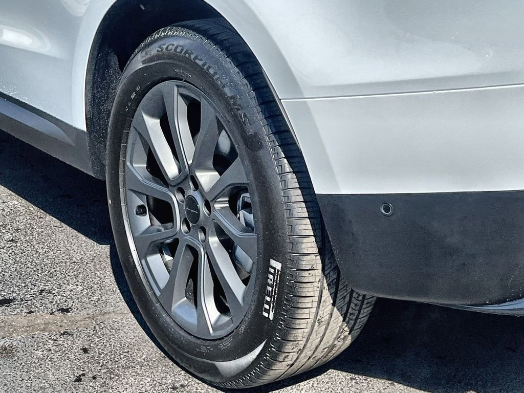 Used 2026 Land Rover Range Rover Sport SE image 11