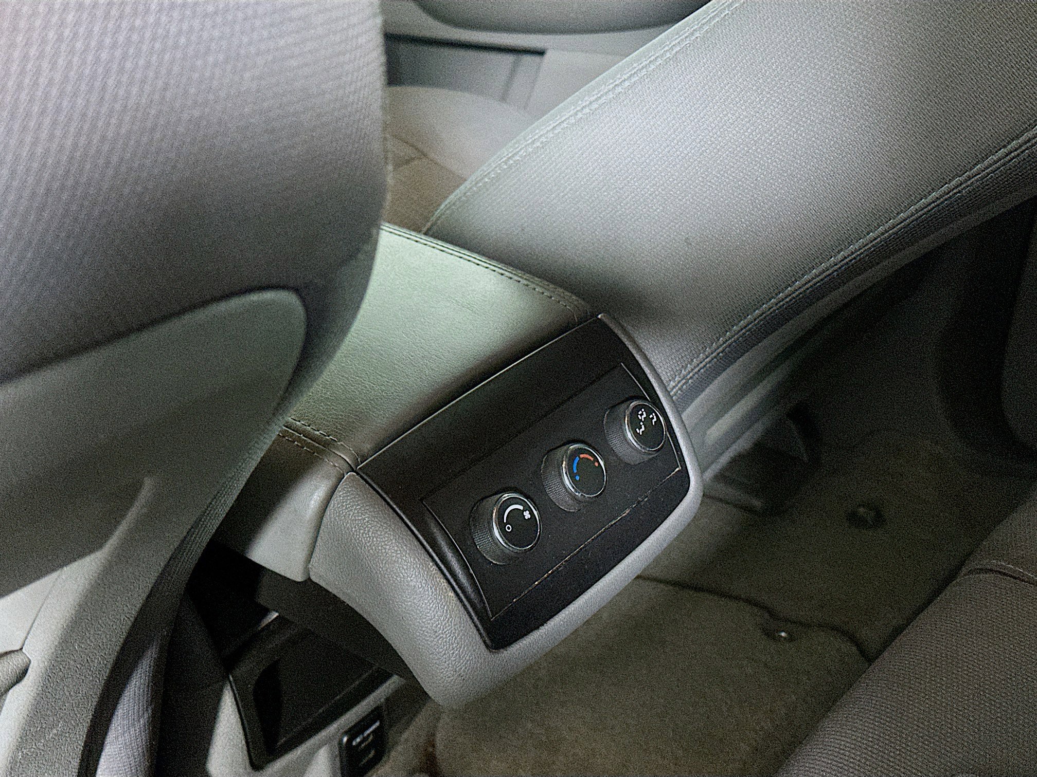 Used 2015 Chevrolet Traverse LS image 25