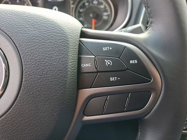 Used 2019 Jeep Cherokee Latitude Plus w/ Comfort/Convenience Group image 22