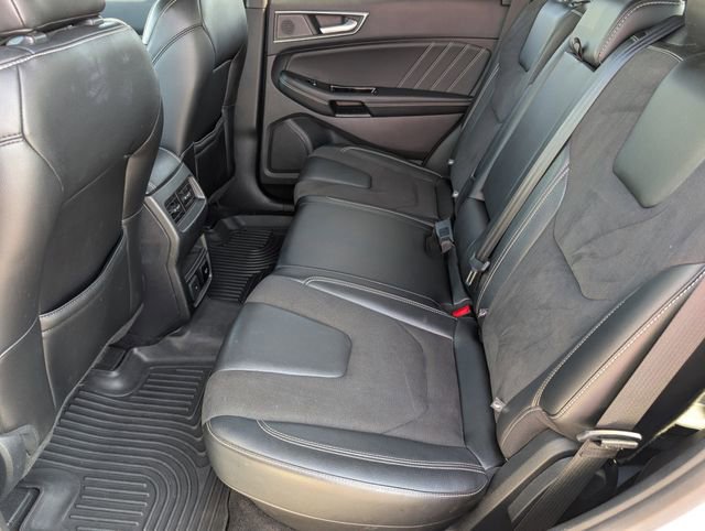 Used 2020 Ford Edge ST image 28