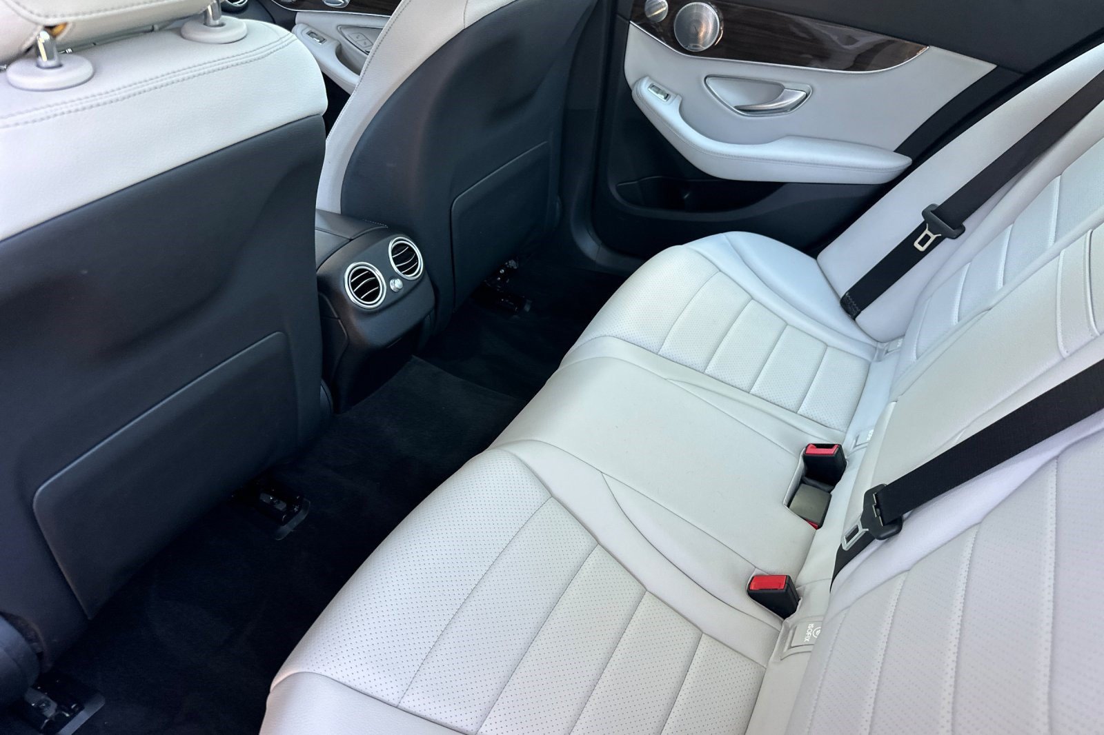 Used 2017 Mercedes-Benz C 300 Sedan image 26