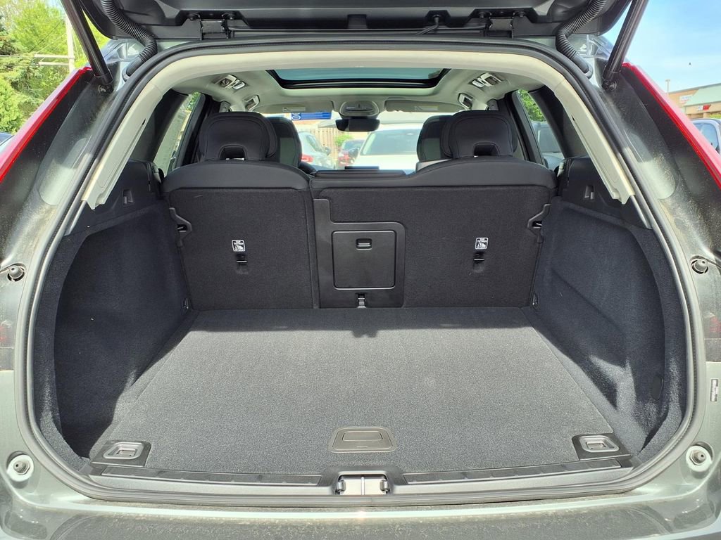 New 2026 Volvo XC60 B5 Core w/ Climate Package AWD/4WD image 24