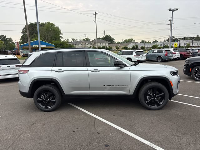 New 2026 Jeep Grand Cherokee Limited w/ Limited Altitude Package AWD/4WD image 27