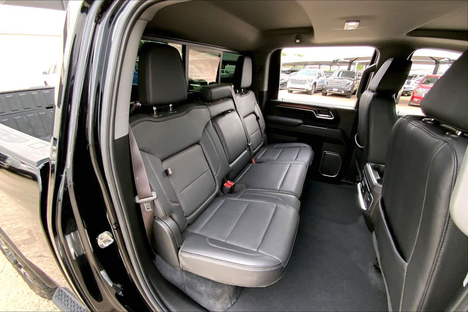Used 2024 GMC Sierra 2500 Denali w/ Denali Reserve Package AWD/4WD image 20