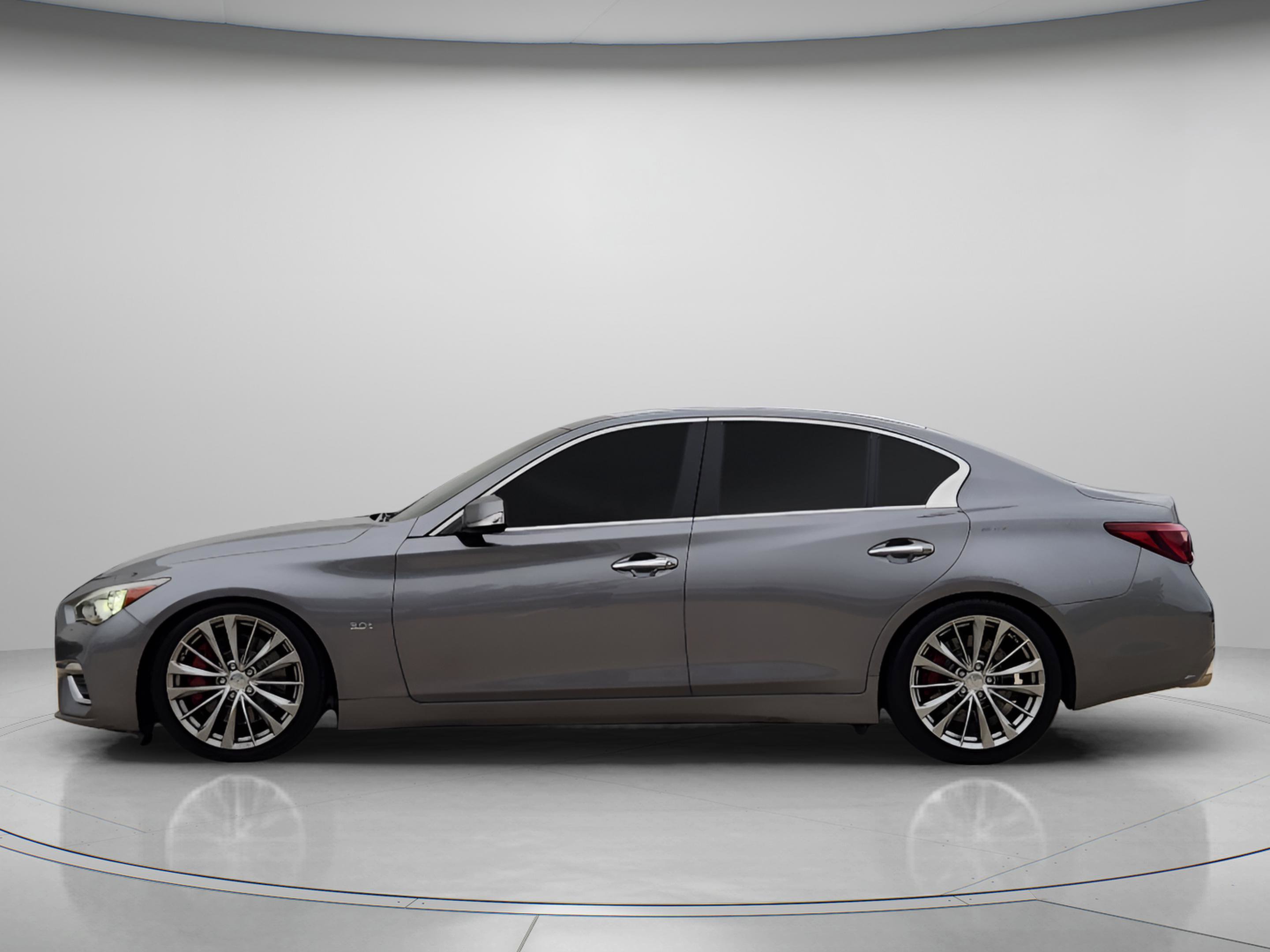 Used 2019 INFINITI Q50 Luxe RWD image 2