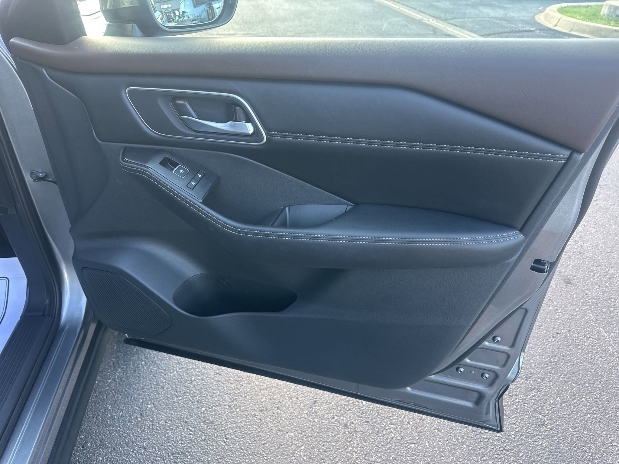 Used 2021 Nissan Rogue SL AWD/4WD image 9