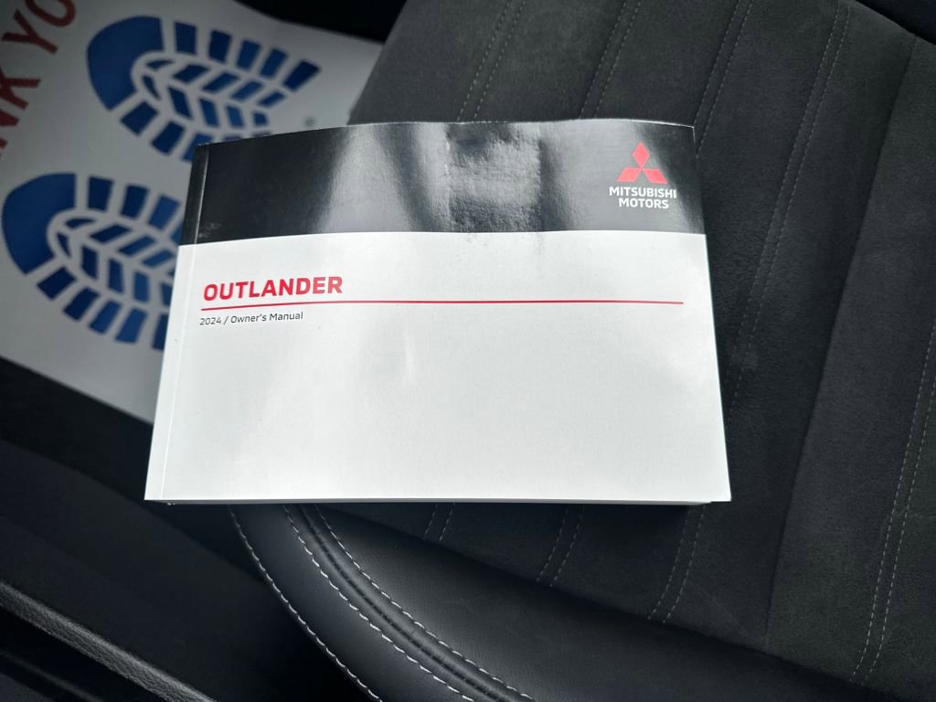 Used 2024 Mitsubishi Outlander SE image 29