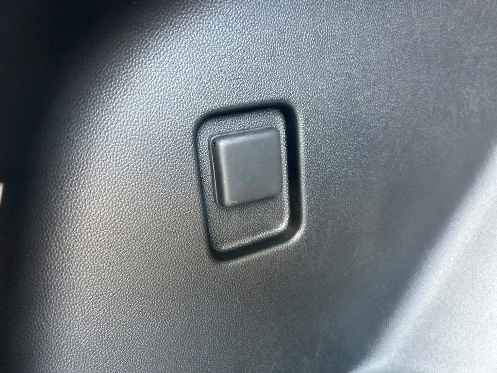 New 2025 Chevrolet Equinox EV RS w/ LPO, Illumination Package image 21