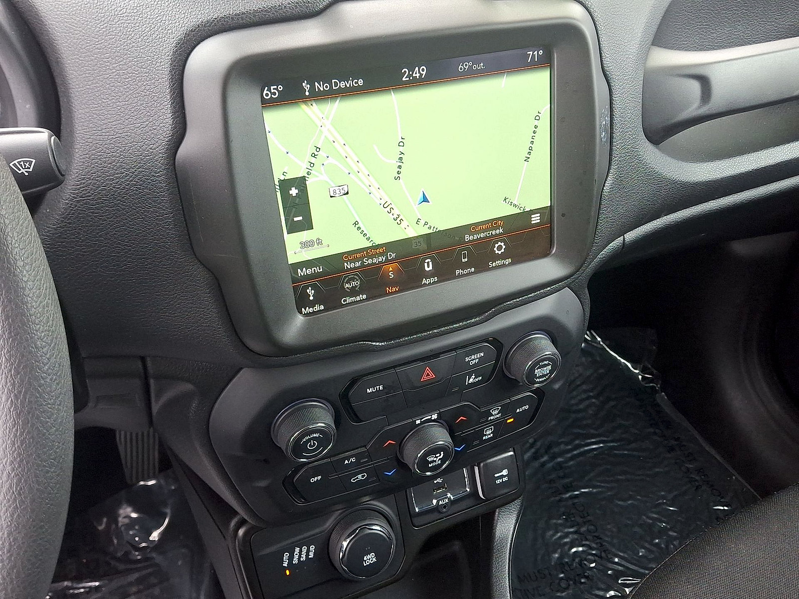 Used 2023 Jeep Renegade Latitude AWD/4WD image 14