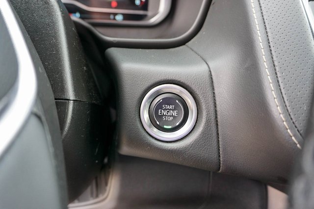 Used 2024 GMC Yukon SLT image 32