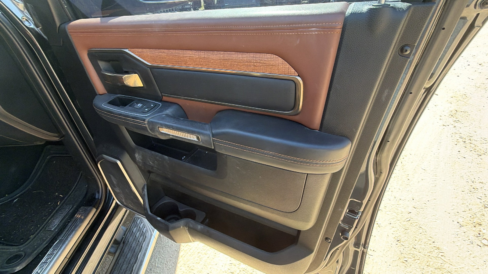 Used 2022 RAM 3500 Limited image 18