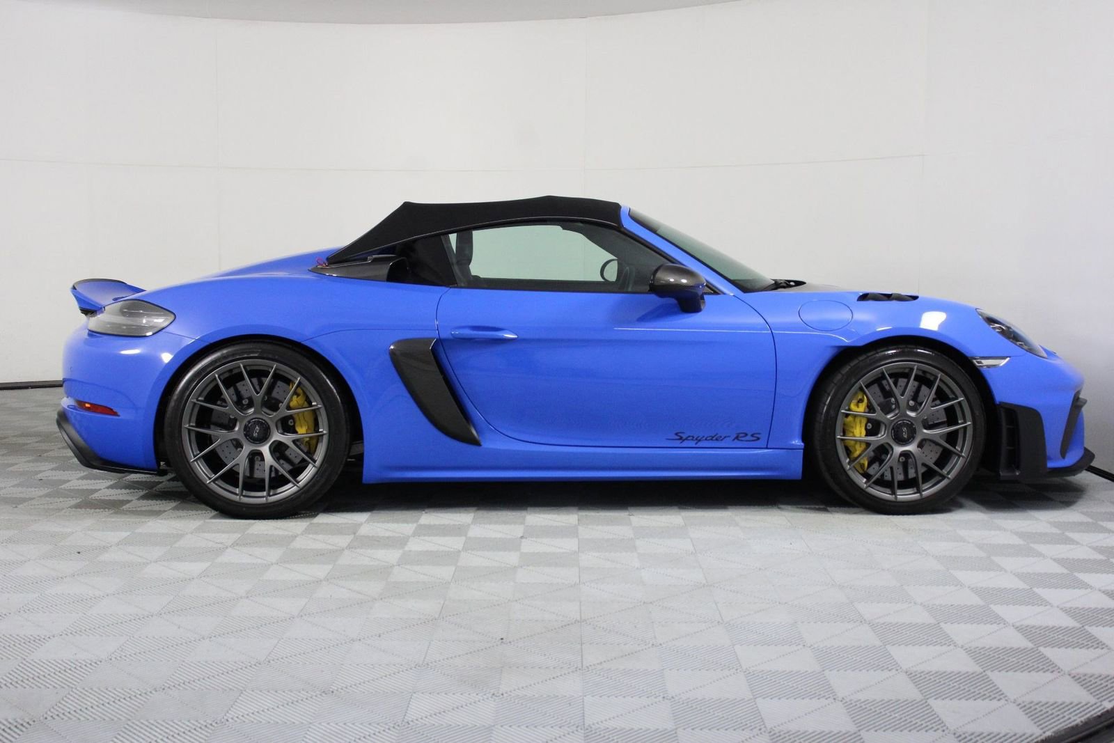Certified 2025 Porsche 718 Boxster Spyder RS image 8