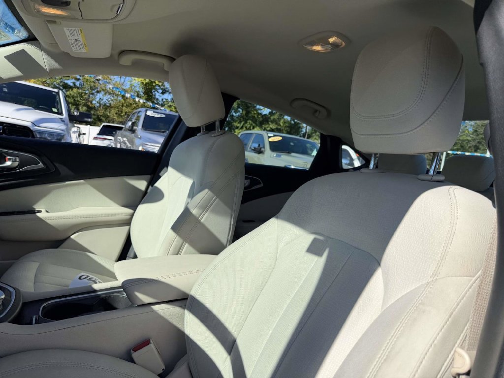 Used 2015 Chrysler 200 Limited w/ Convenience Group FWD image 16