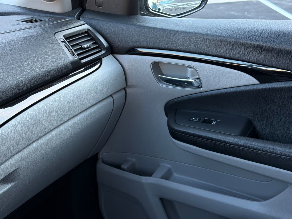 Used 2016 Honda Pilot Elite image 33