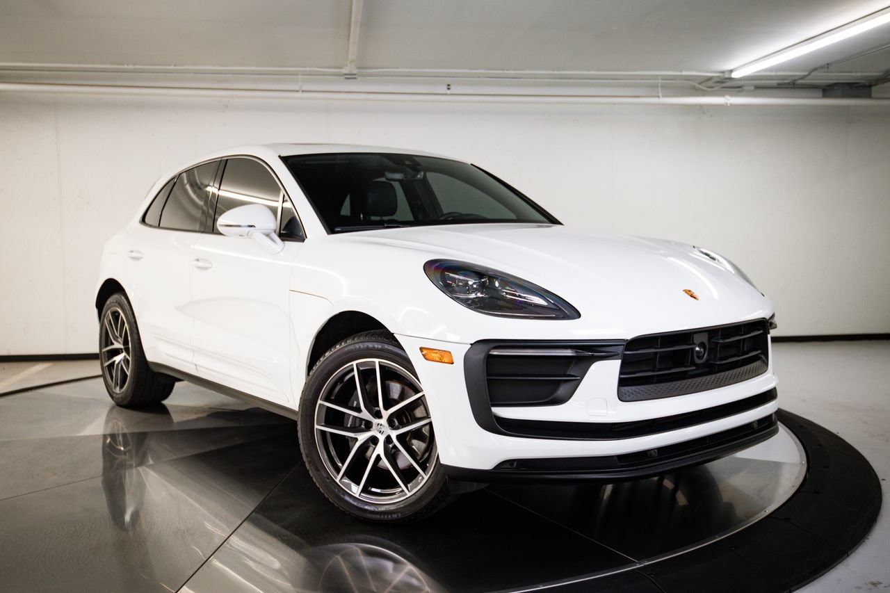 Certified 2023 Porsche Macan AWD/4WD image 9