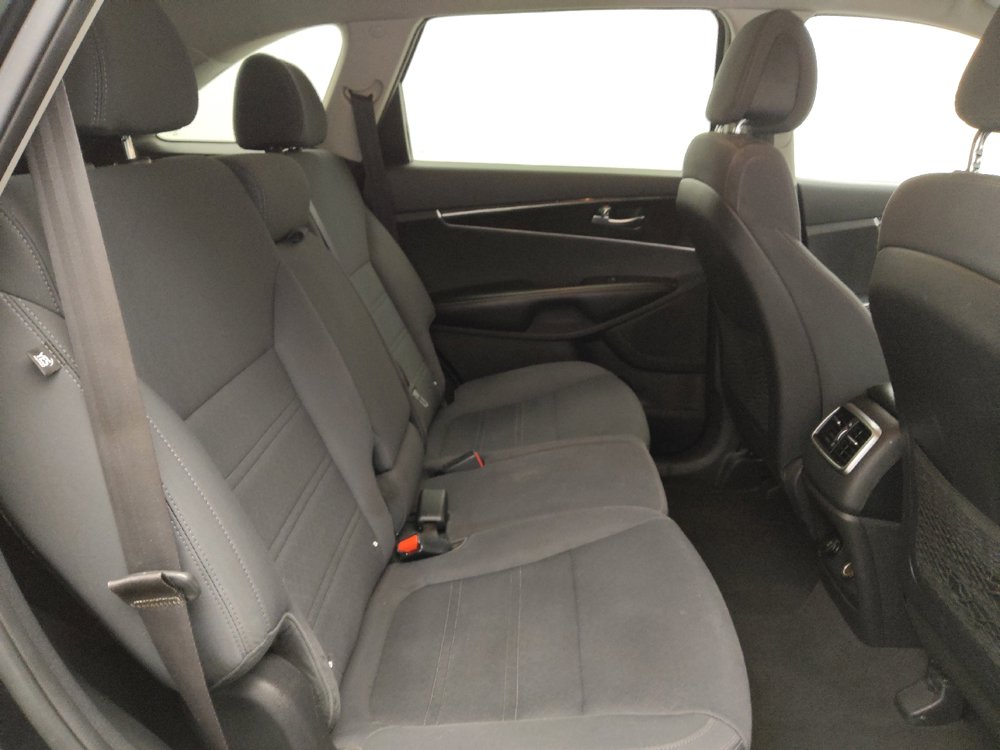 Used 2016 Kia Sorento FWD image 19