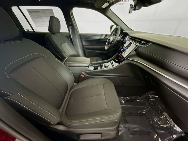 New 2025 Jeep Grand Cherokee L Laredo image 28
