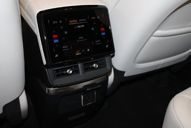 New 2027 Cadillac Vistiq Luxury AWD/4WD image 11