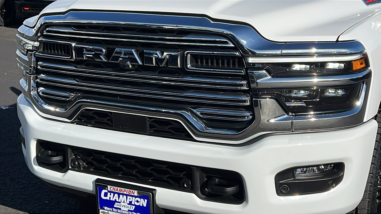 Used 2025 RAM 2500 Laramie AWD/4WD image 9