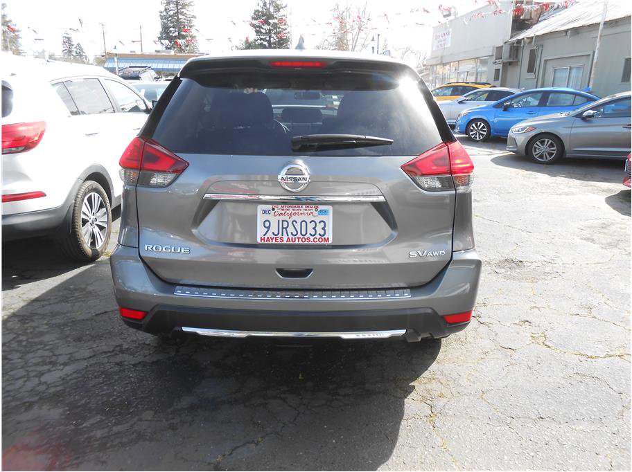 Used 2017 Nissan Rogue SV AWD/4WD image 5