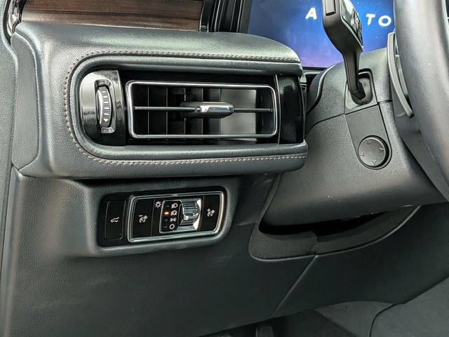 Certified 2026 Lincoln Aviator Reserve w/ Jet Appearance Package AWD/4WD image 14