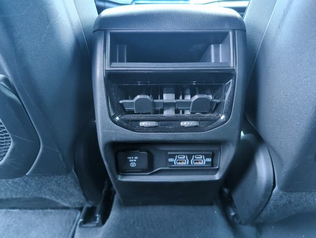 Used 2025 Jeep Grand Cherokee Altitude AWD/4WD image 27