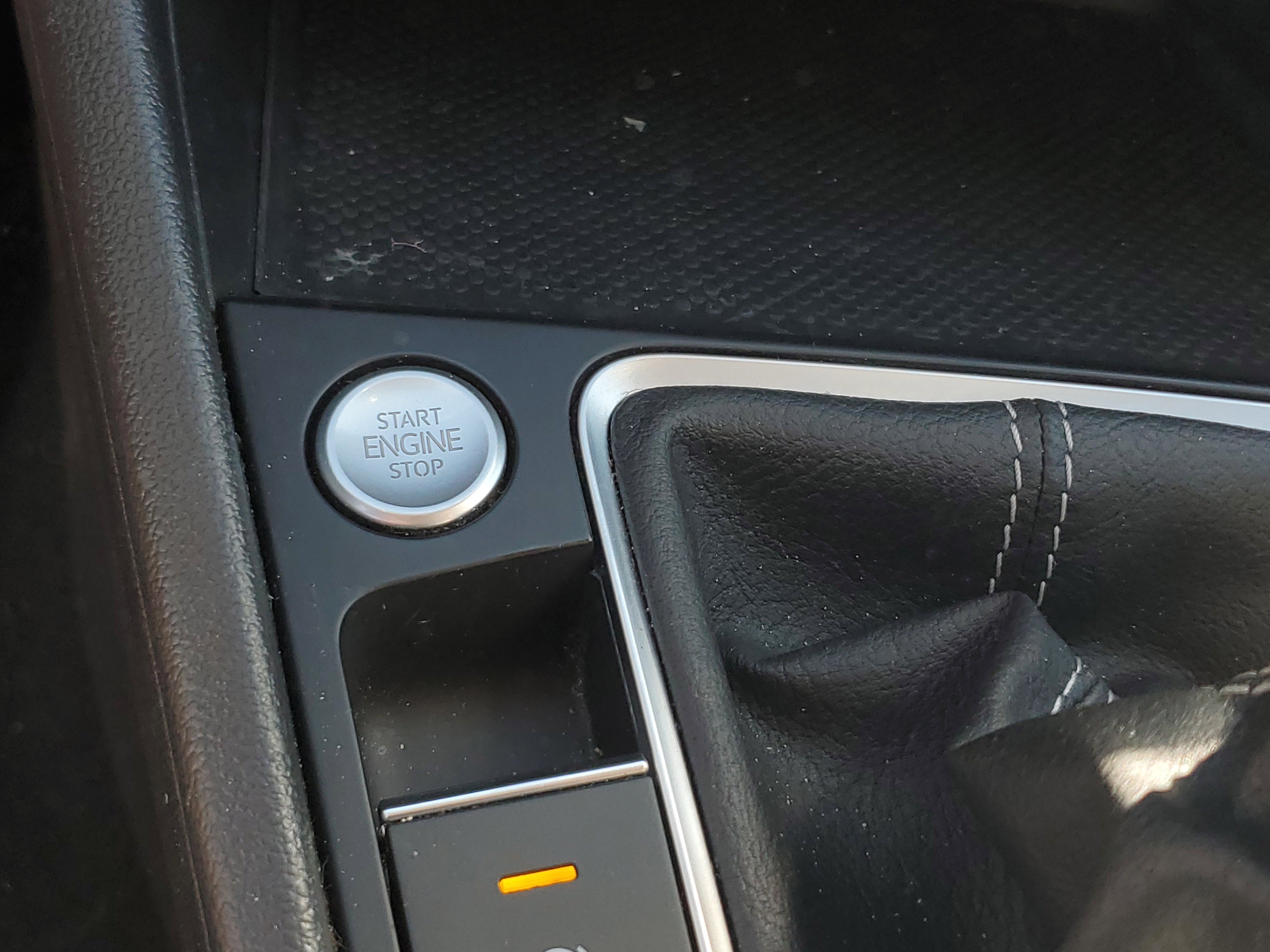 Used 2024 Volkswagen Jetta SE image 29