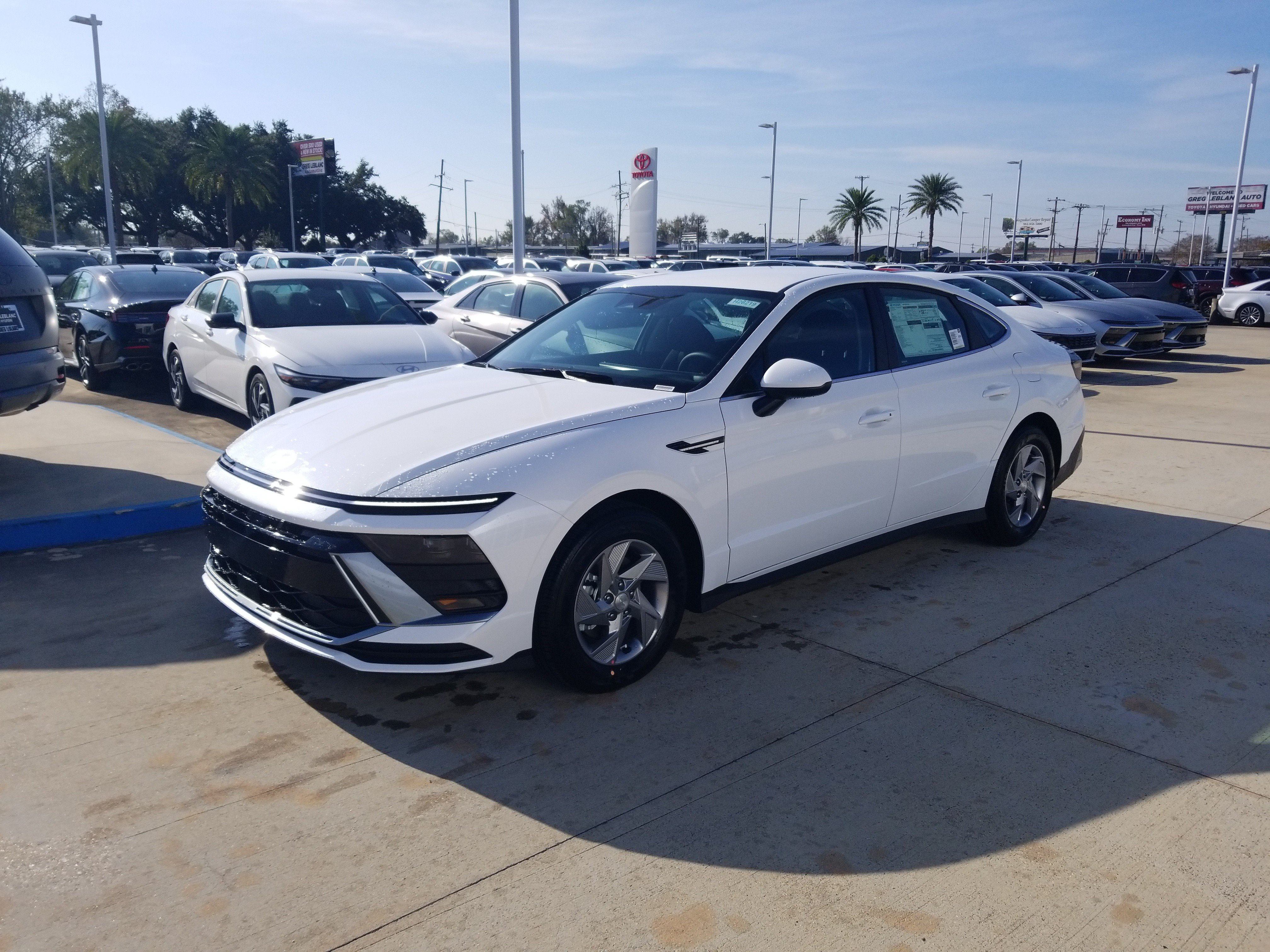New 2026 Hyundai Sonata SE FWD image 3