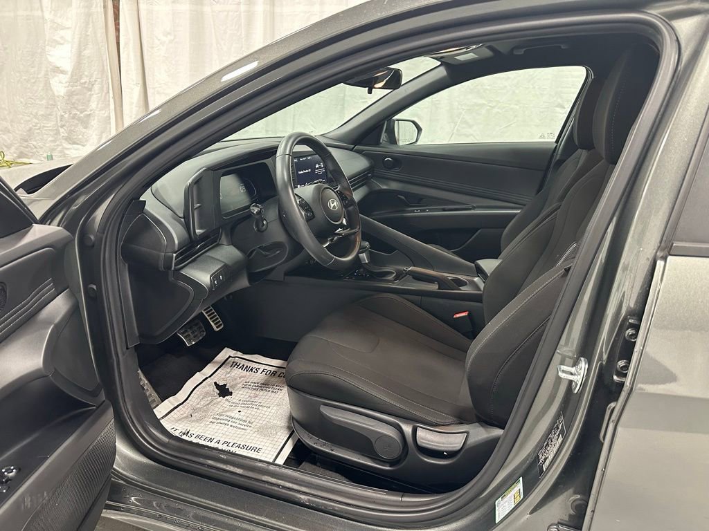 Used 2025 Hyundai Elantra Sport image 10