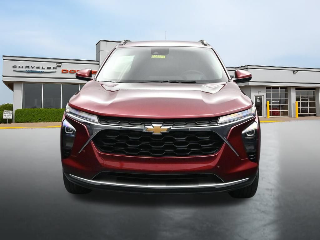 Used 2025 Chevrolet Trax LT w/ Driver Confidence Package FWD image 8