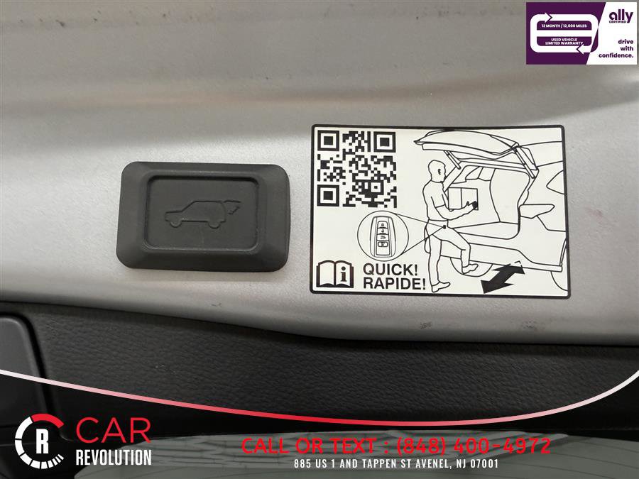 Used 2022 Toyota RAV4 XSE w/ Premium Package image 8